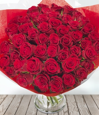 Show stopper! 50 long stemmed red roses